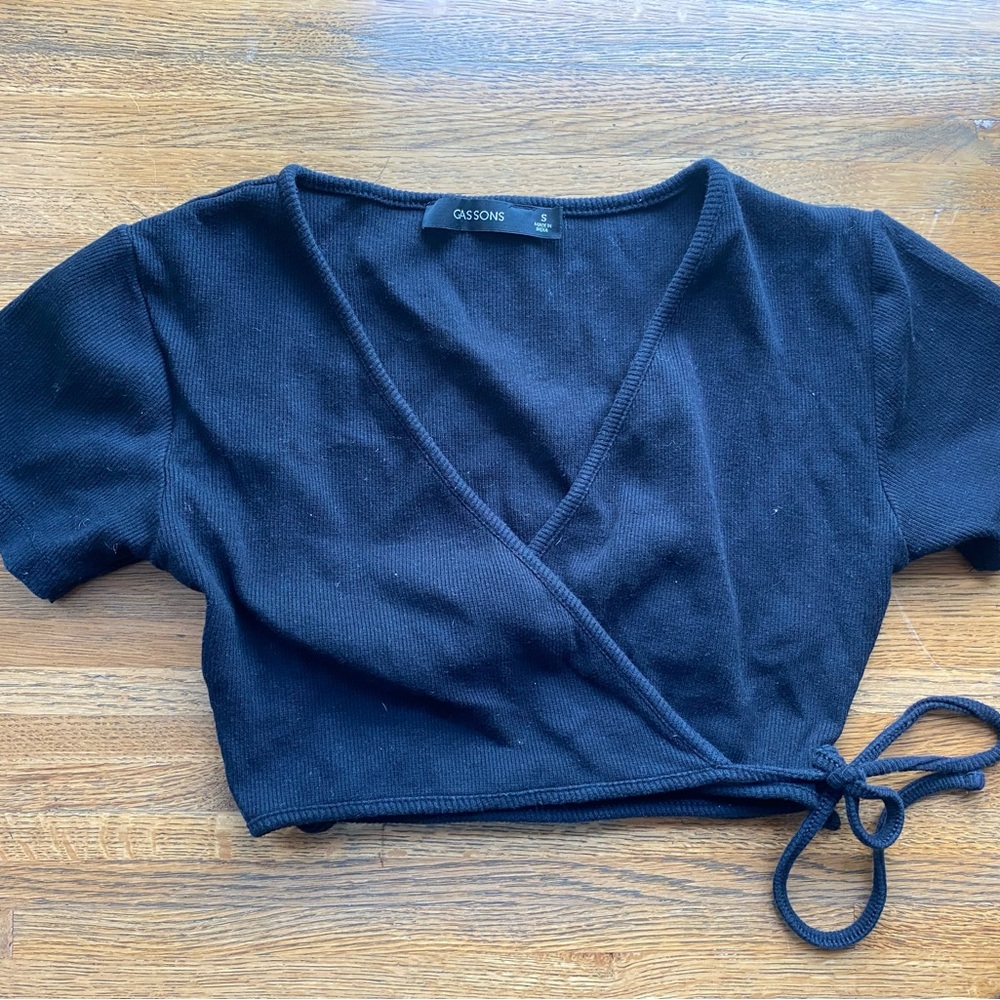 Basic black crop tie with side tie